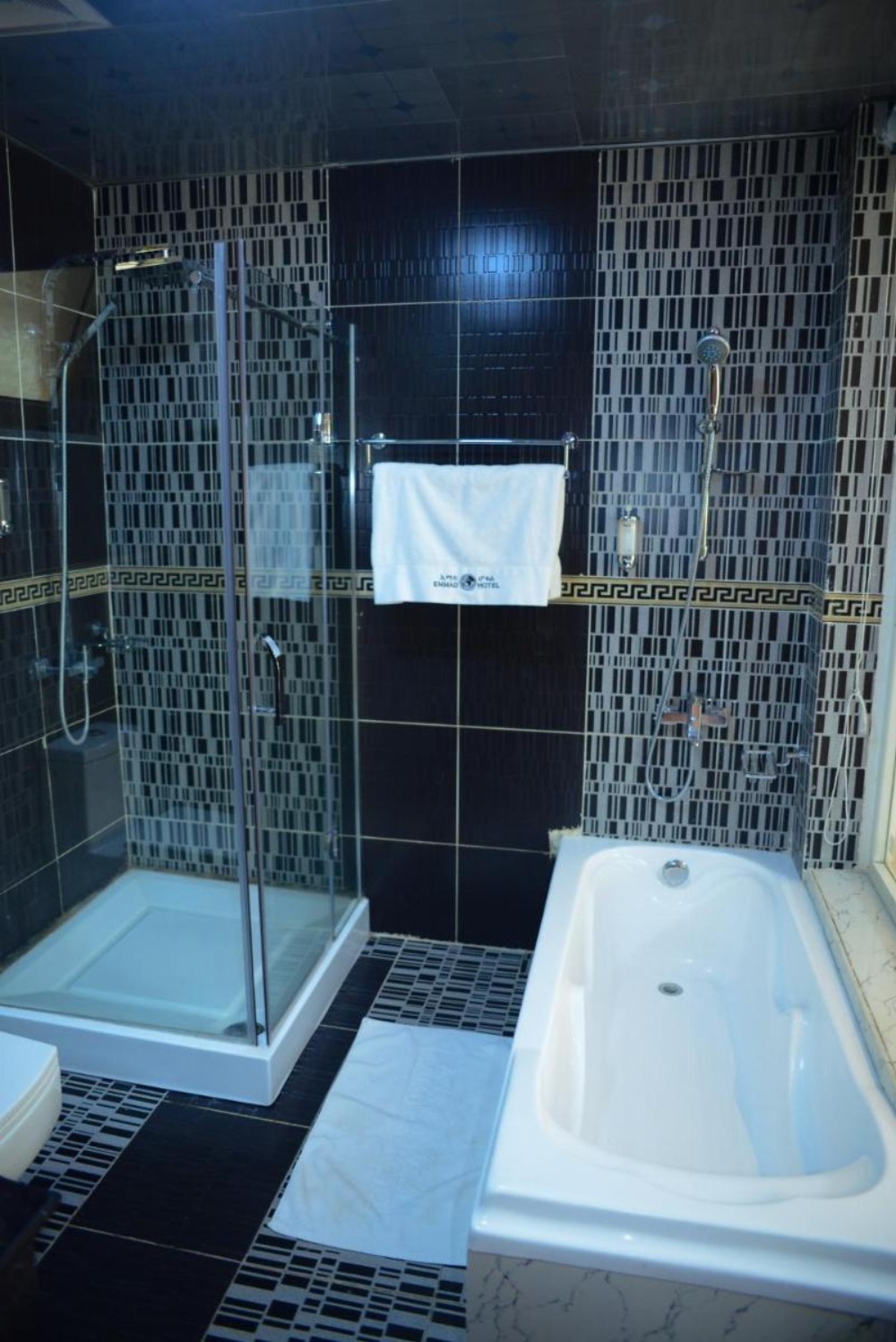 Emmad Apartment Hotel